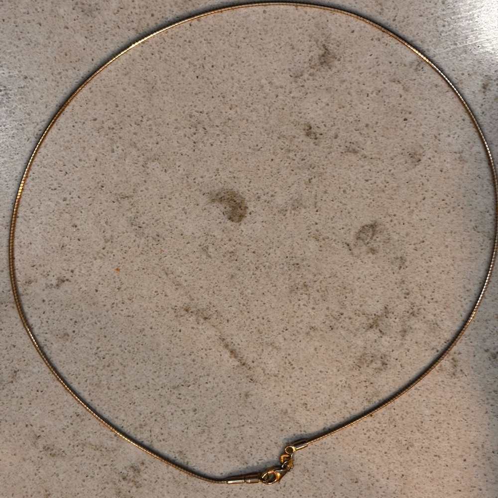 Elegant Silver Omega Necklace - Picture 9 of 9